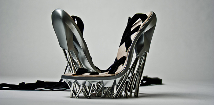 Брайан Окнянский представит свою коллекцию 3D печатной обуви журнальчику Vogue
