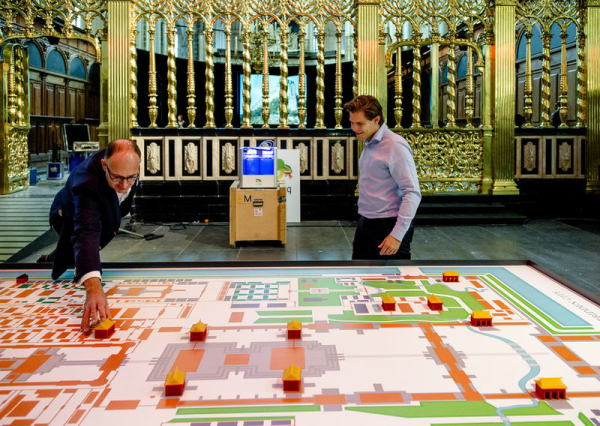 Интерактивное создание детализированной модели Запрещенного городка можно следить в Амстердаме