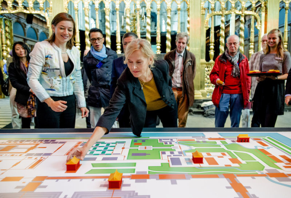 Интерактивное создание детализированной модели Запрещенного городка можно следить в Амстердаме