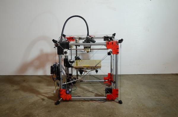 Самодельный трехколесный велик, изготовленный из вторсырья и 3D печатных компонент