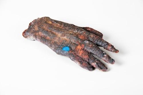 Испытайте новые чувства, держась за 3D печатную мумифицированную руку