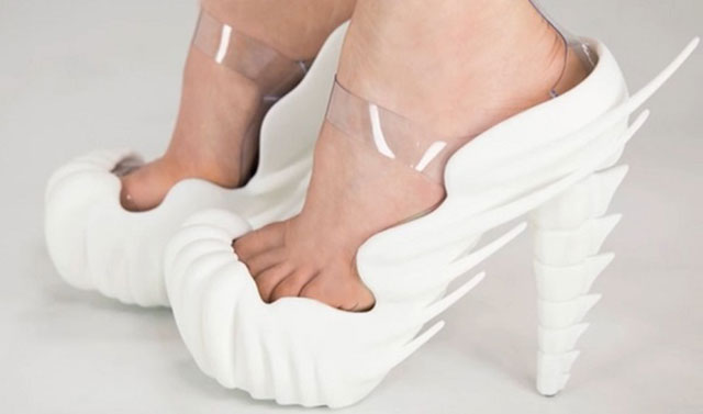 Новенькая дизайнерская 3D печатная обувь – ассортимент вырастает