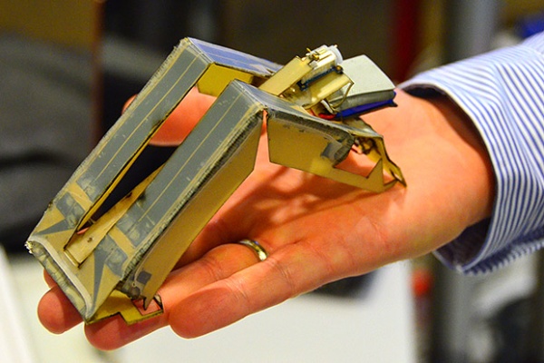 3D печатный робот-трансформер Гусеница (Inchworm), который сокращается автоматом