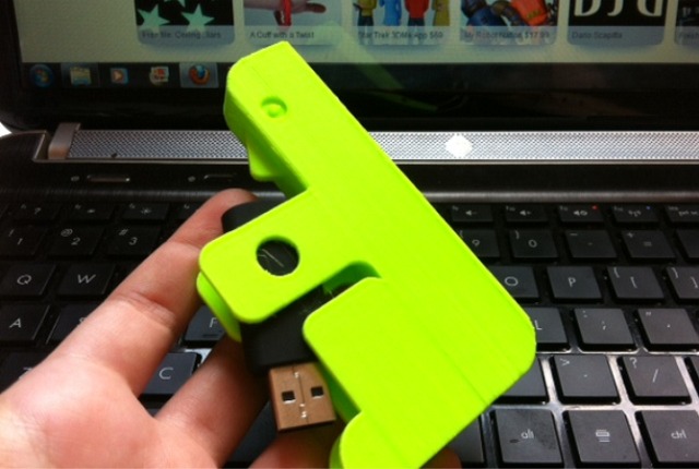 USB держатель в стиле Моаи на о. Пасхи