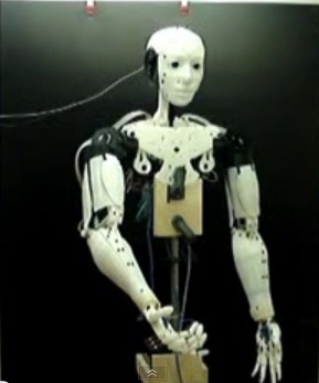 Французский живописец дает каждому из нас возможность напечатать для себя робота-андроида