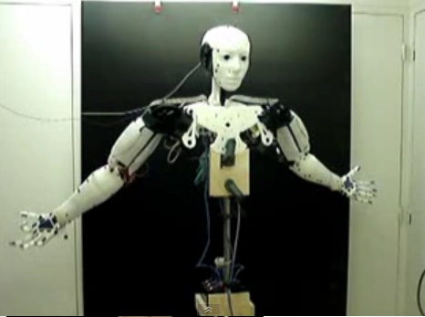 Французский живописец дает каждому из нас возможность напечатать для себя робота-андроида