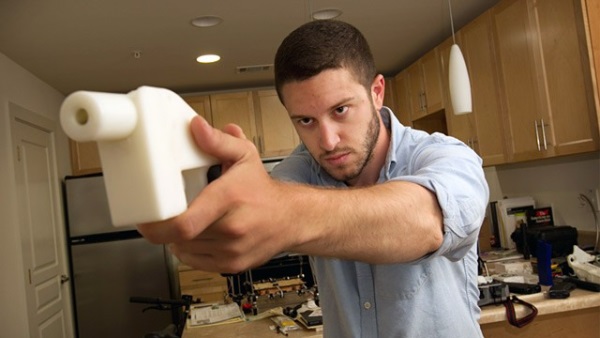 Коуди Уилсон, дизайнер 3D печатного пистолета, напишет книжку
