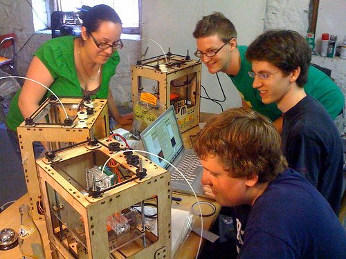 Makerbot приглашает на работу новых служащих!